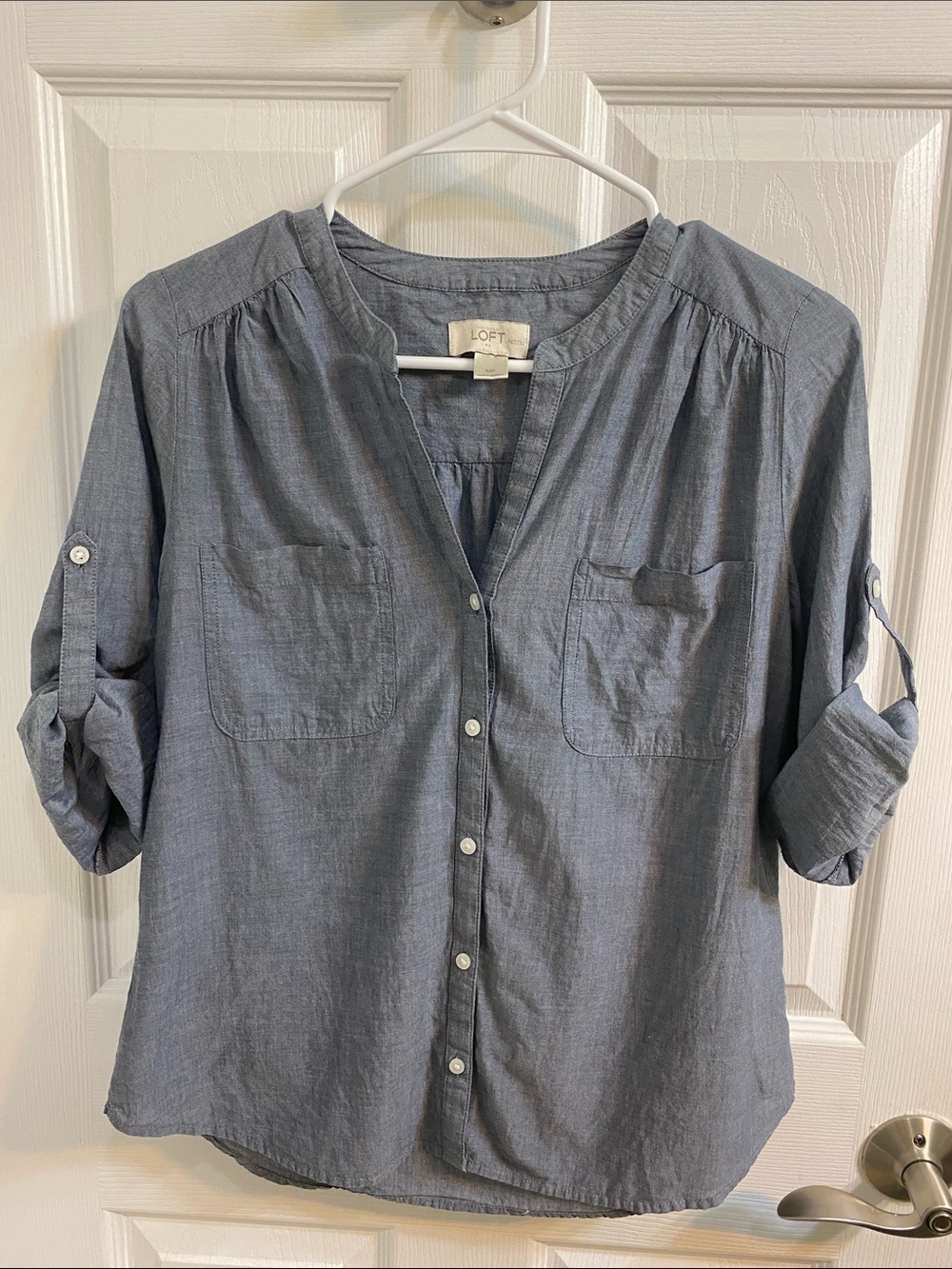 LOFT Chambray Blue Cotton Button Up Top Womens Medium Petite Roll Tab Sleeve